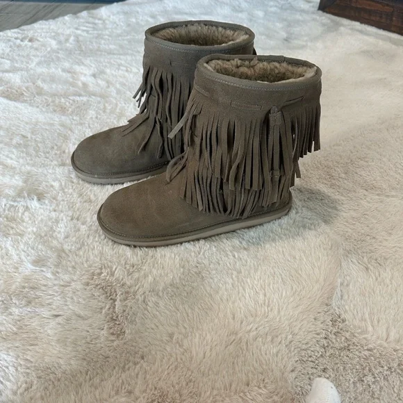 Koolaburra by UGG Fringe Suede Boots • Mocha - Picture 6 of 6